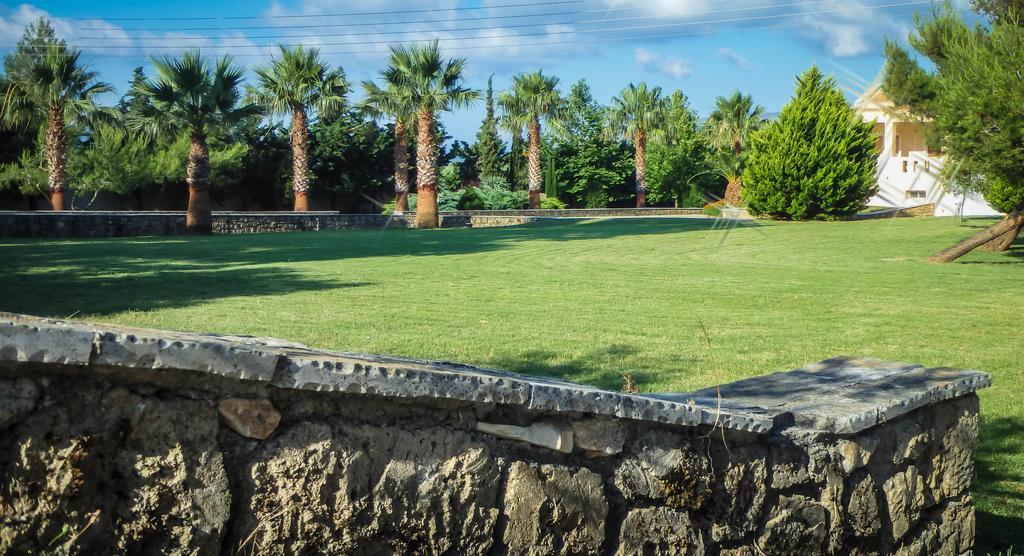 Leone Luxury Villas Kalamákion Esterno foto