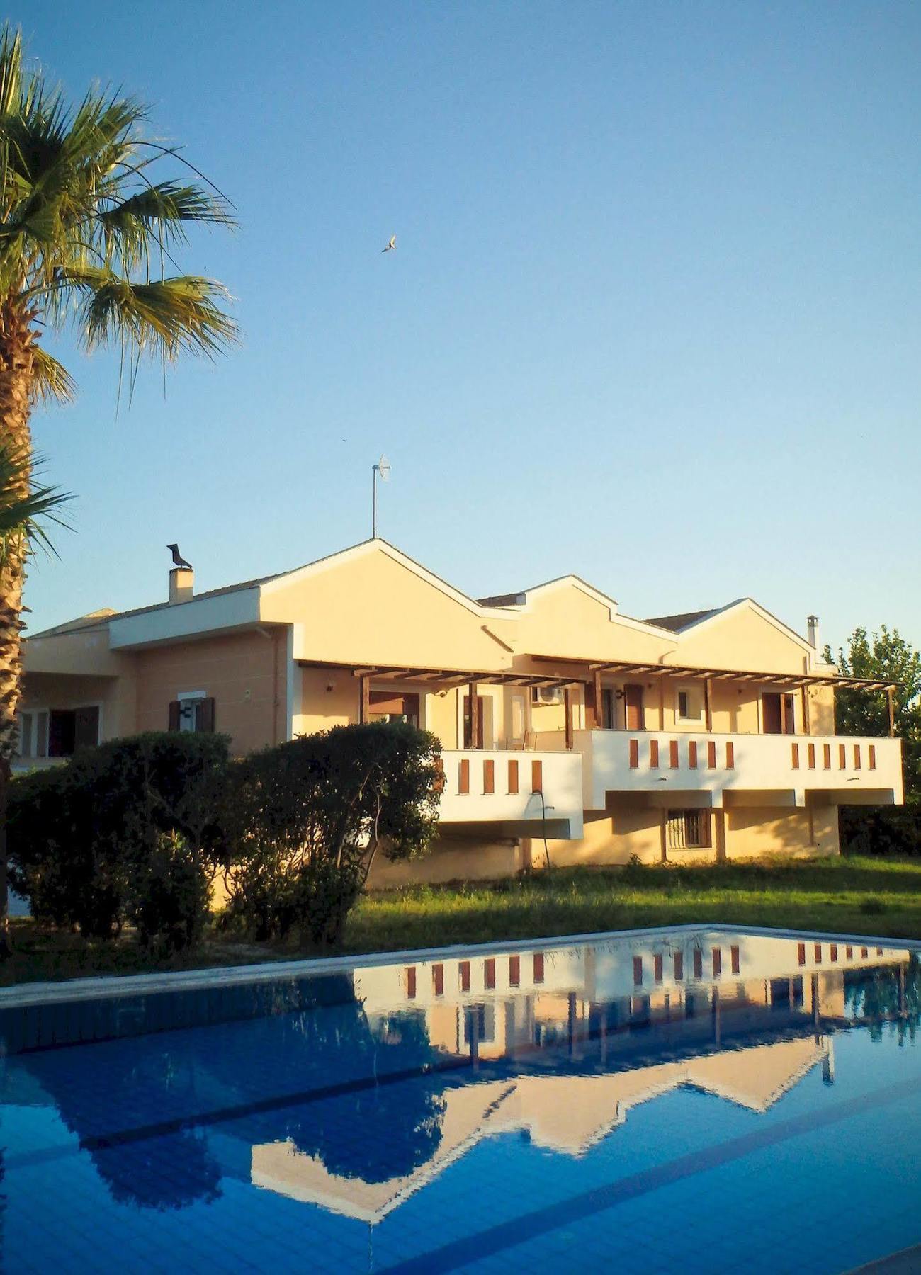 Leone Luxury Villas Kalamákion Esterno foto