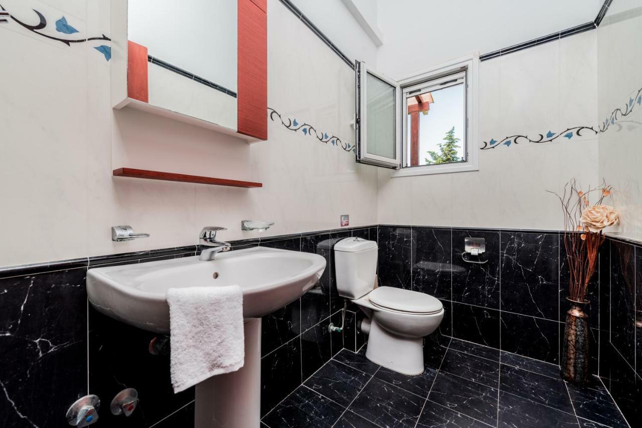 Leone Luxury Villas Kalamákion Esterno foto