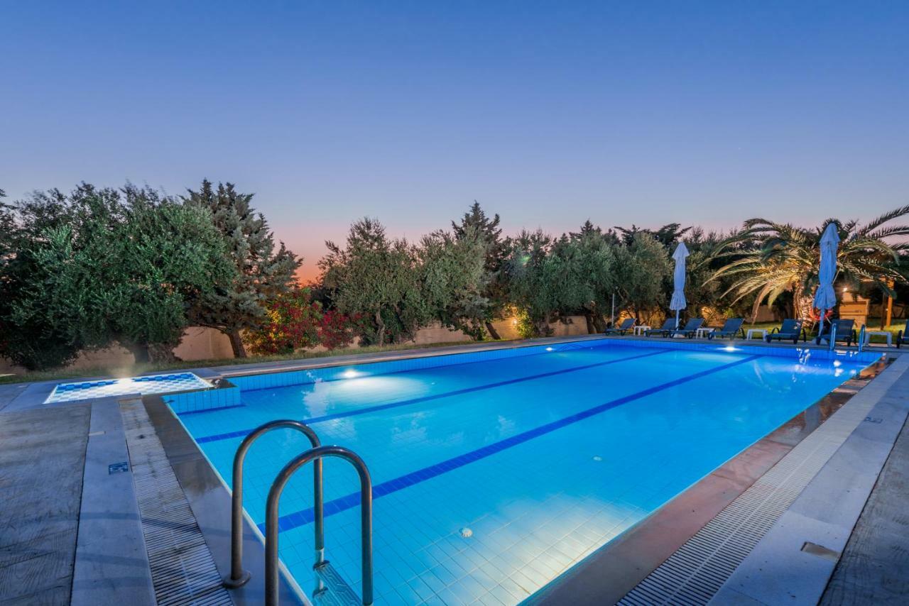 Leone Luxury Villas Kalamákion Esterno foto
