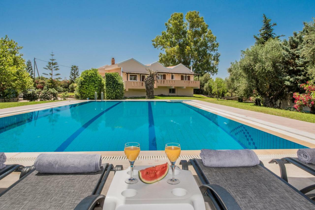 Leone Luxury Villas Kalamákion Esterno foto