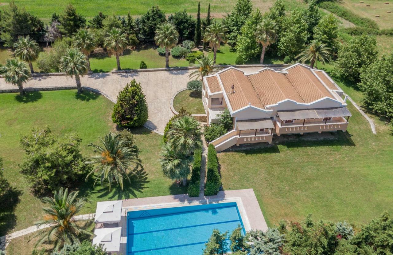 Leone Luxury Villas Kalamákion Esterno foto